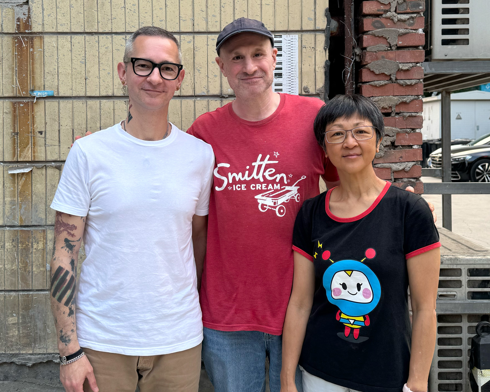 Justin, Dan, and Jo meet while in Beijing